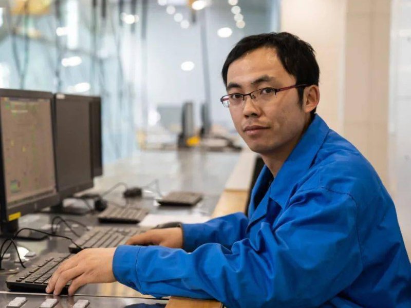 四个全国劳动模范的名字和他们的事迹