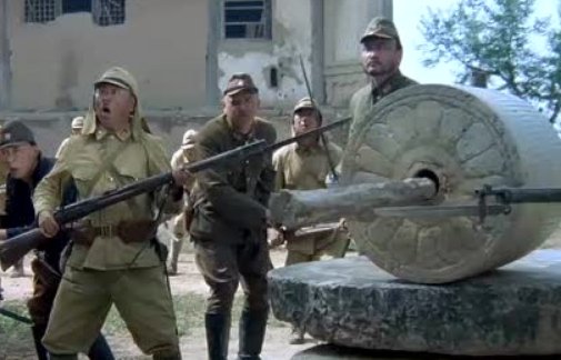 电影《举起手来1》中主要讲的是什么剧情?