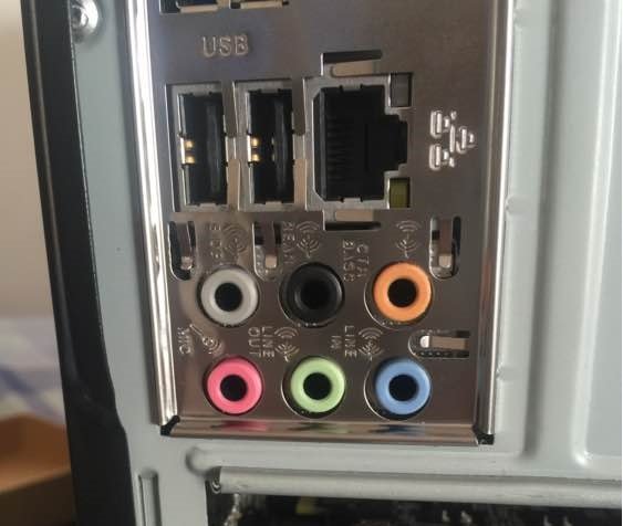 电脑主机上的音频接口有哪六个？