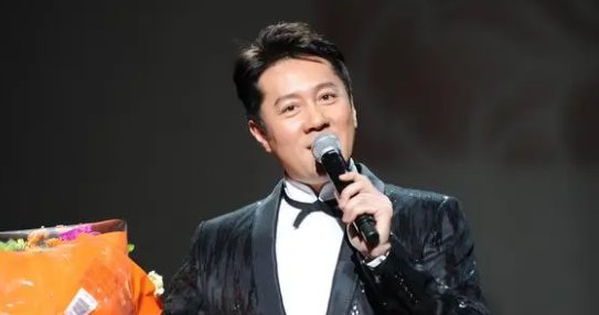 《达人秀》评委都有谁？