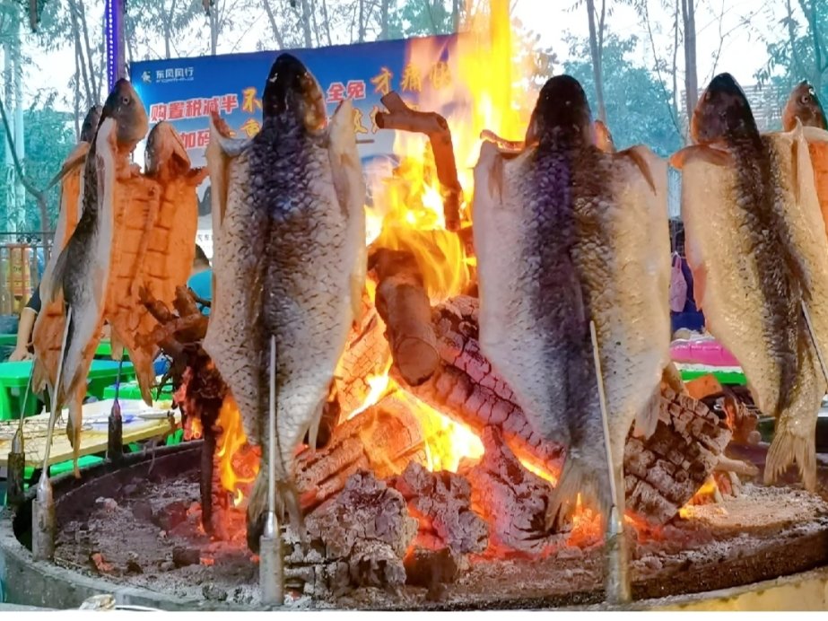 新疆被全国游客挤爆，为什么越来越多的人喜欢去新疆旅游？