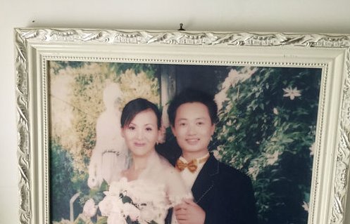 婚纱照怎么挂到墙上？用什么钉合适？