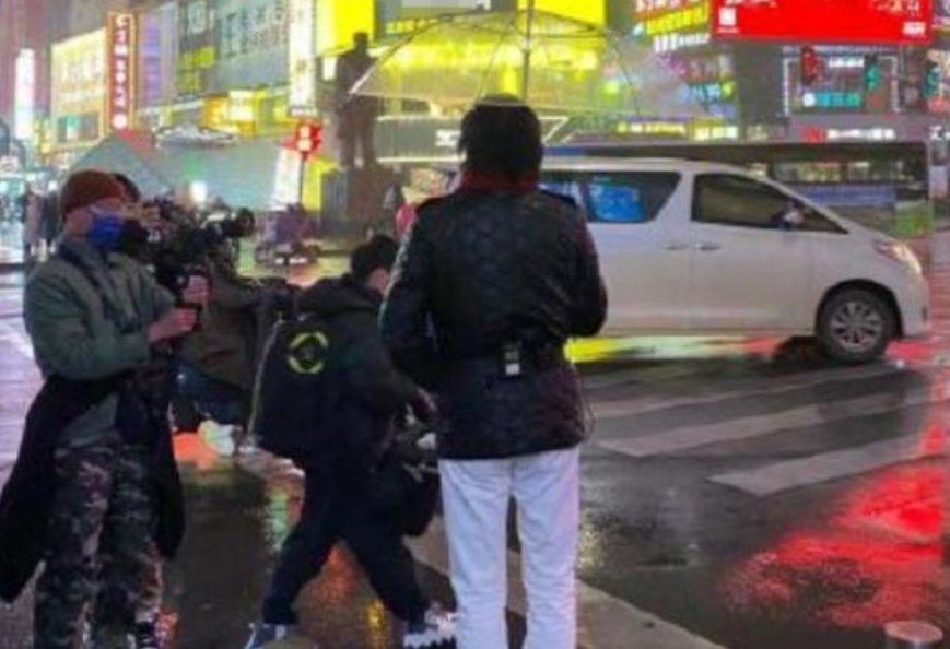 高晓松剪掉了25年长发，肚子平坦无赘肉，你是如何评价减肥后高晓松的？