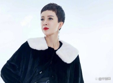 网传金巧巧被袁立爆料，花十几万从美国帮傅艺伟戒毒，本人亲回应，咋回事？