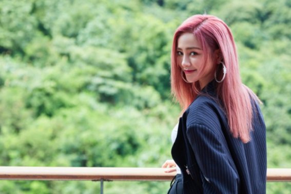 谢可寅英文名是shaking还是chloe