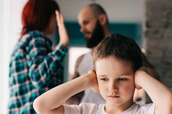 每次回家父母都在吵架，我该怎么办？