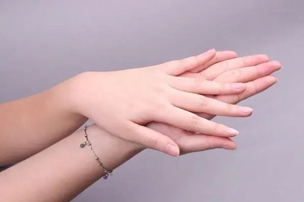 女人手软是不是比较有福气？