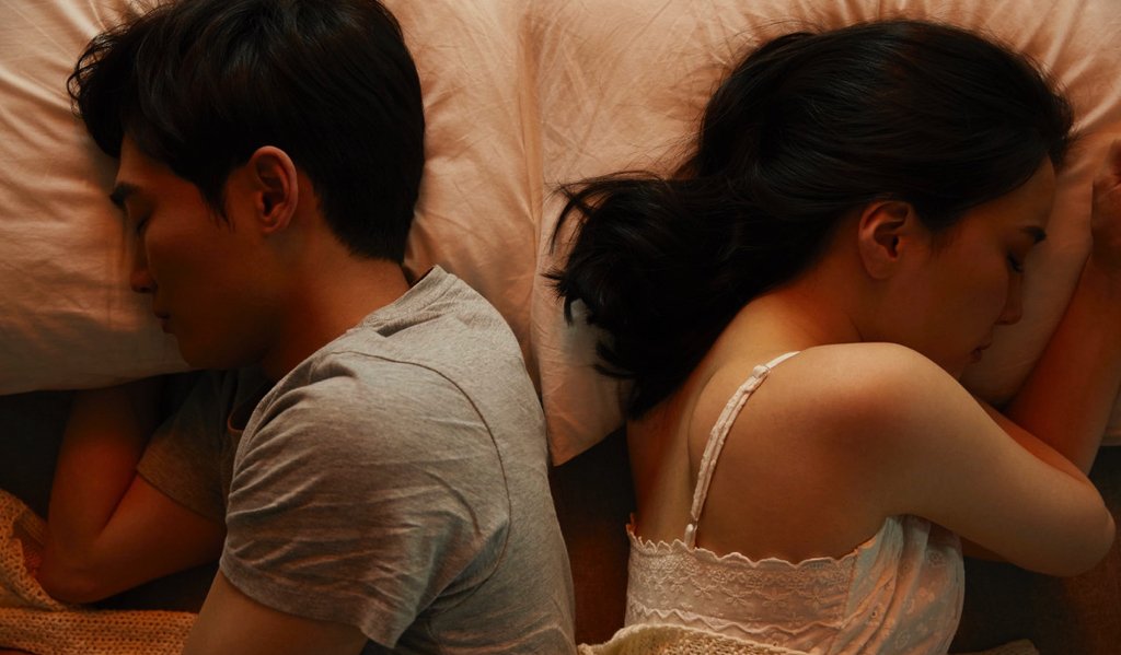 老公在外面玩小姐应该离婚吗？