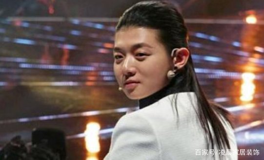 有种“整容”叫火风儿子,剪了短发判若两人,如今变得怎么样?