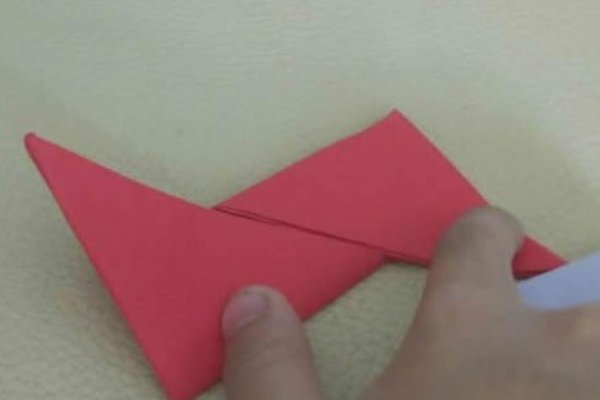 怎么做赛罗的两个飞镖？