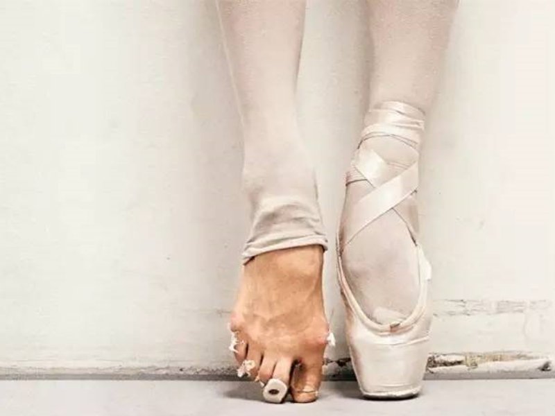 歌曲《人生如梦》表达了什么意思？？