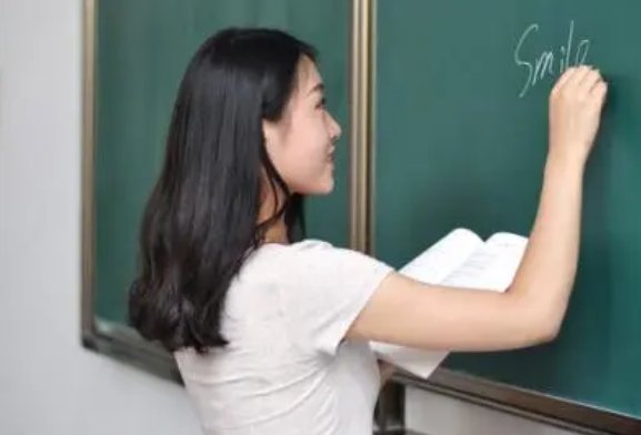 our ours mine的区别，用法？