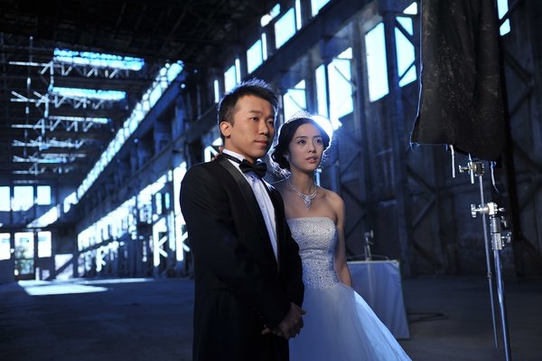 有一部微电影，就是一对情侣被杀人犯抓了起来，杀人犯让他们玩一种游戏谁胜利了谁就可以存活