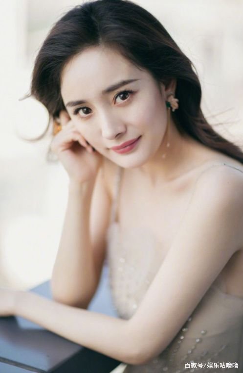 都听过“杨幂脚臭”的梗，可你知道这到底是怎么回事吗？