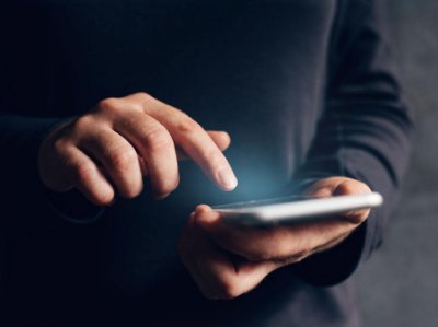 男人半夜给你发信息说明什么？