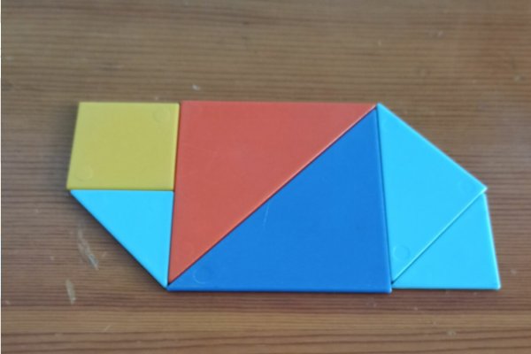 怎样用七巧板拼四边形、五边形、六边形?