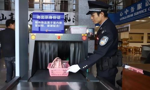 代表建议在医院推行强制安检，在医患关系如此紧张的现在这是否很有必要？