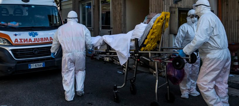 北京一小区突然宣布封闭,下午就开始给居民发菜,市民出行需要注意什么?