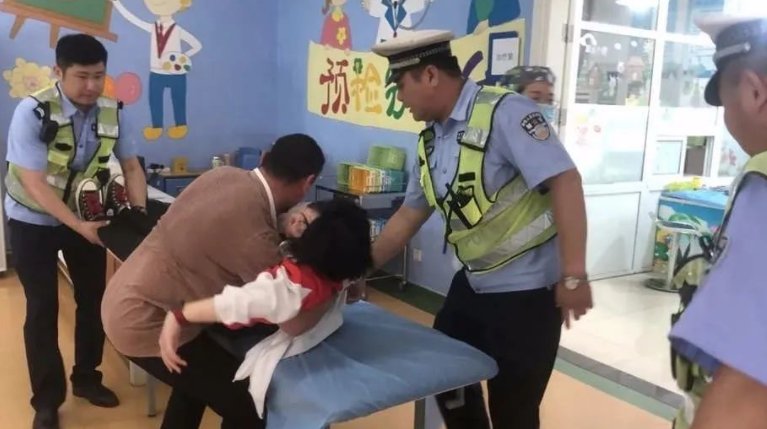 警方通报山东一学院学生晕倒死亡，该名学生在生前有何异常情况？