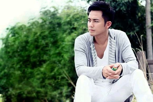 齐芳老公是钟汉良吗