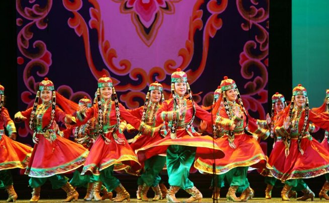 摇首顿足代表什么动物