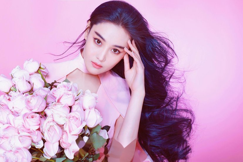 张馨予首次带丈夫公开互动，面对何捷的安慰她展露出怎样的一面？