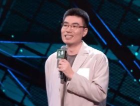 周奇墨获得《脱口秀大赛》年度总冠军，他在面对采访时是怎么回应的？