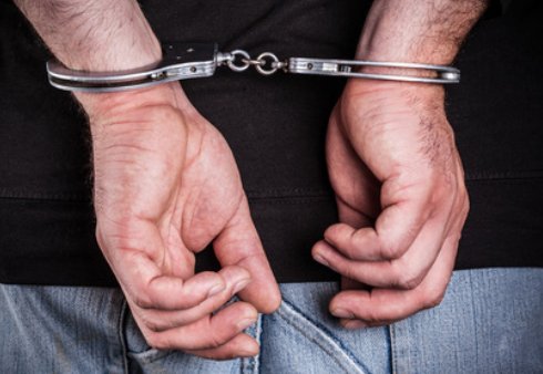 河北邯郸驾车冲撞人群嫌犯被刑拘了，此男子会被如何惩罚？