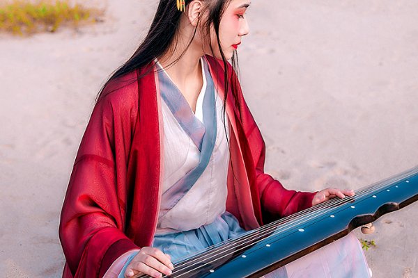 钿头银篦击节碎的意思