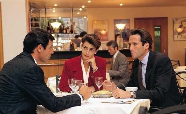 软硬不吃啥意思