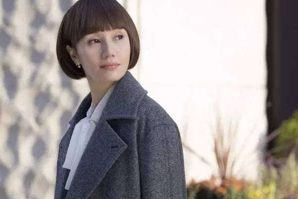 女子素颜不化妆被领导说邋遢，你觉得上班有没有必要化妆？