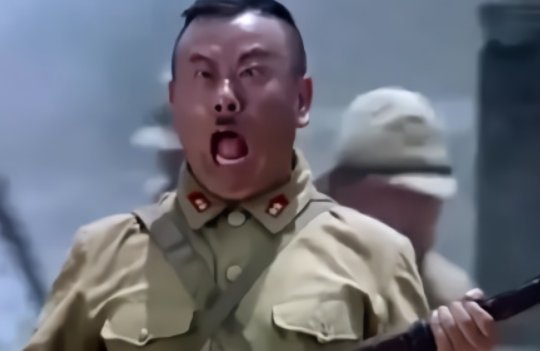 电影《举起手来1》中主要讲的是什么剧情?