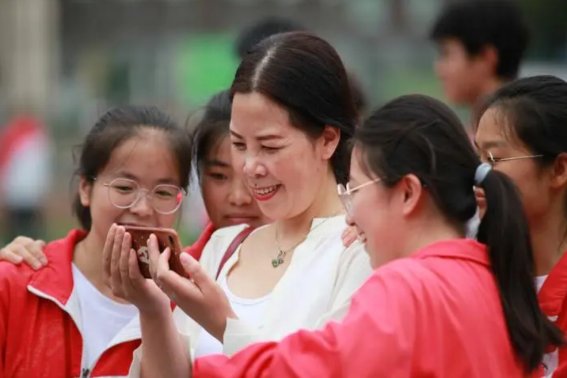 全国甲乙卷哪个难度大