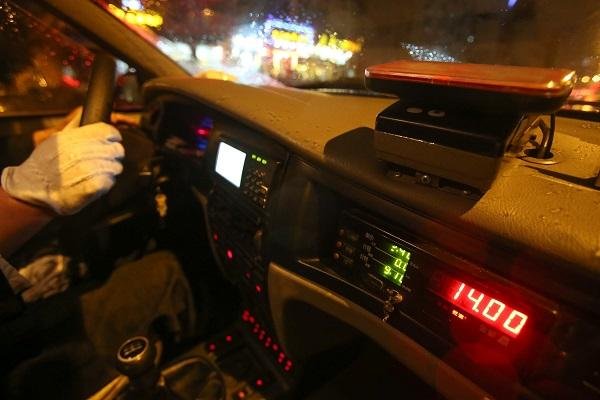 绍兴一确诊病例多日从早上6点工作至凌晨2点，你如何看待他的活动轨迹？