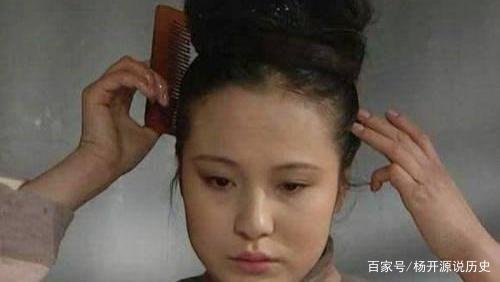 雍正王朝中康熙放过了郑春华为什么雍正却要她死呢？