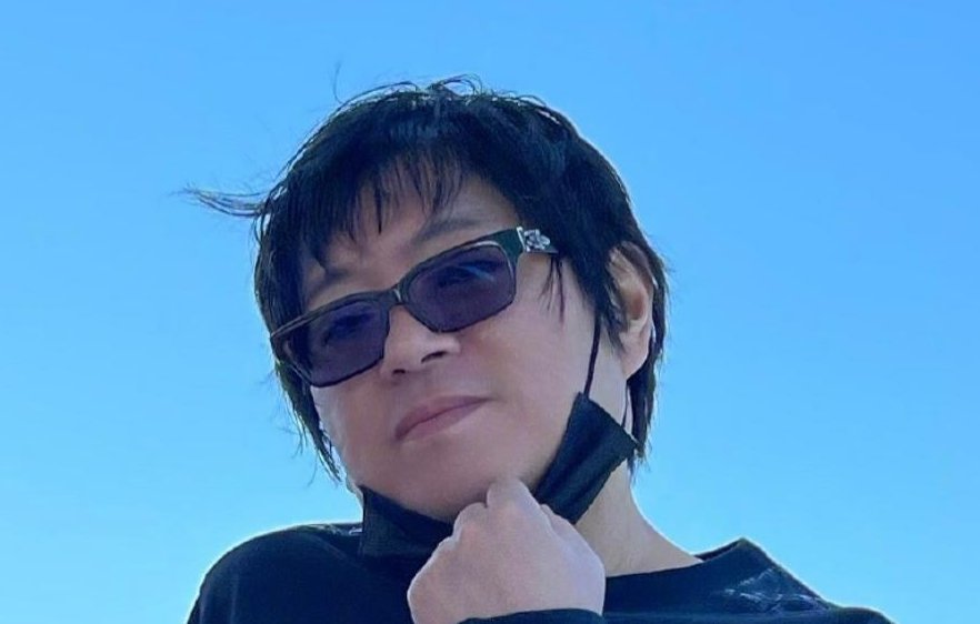 高晓松剪掉了25年长发，肚子平坦无赘肉，你是如何评价减肥后高晓松的？