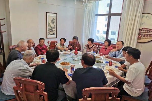 武大郎请客打一谜底