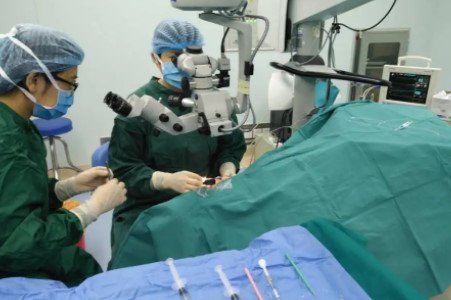 安徽一女子做近视激光手术后右眼视力0.1，这到底是什么原因导致的？