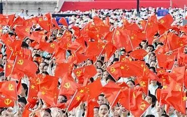 中国共产党和中国人民以英勇顽强的奋斗向世界庄严宣告中华民族迎来了从什么的