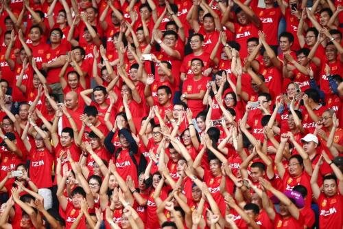 CBA赛场球迷互殴，双双遭行拘，对此你怎么看？