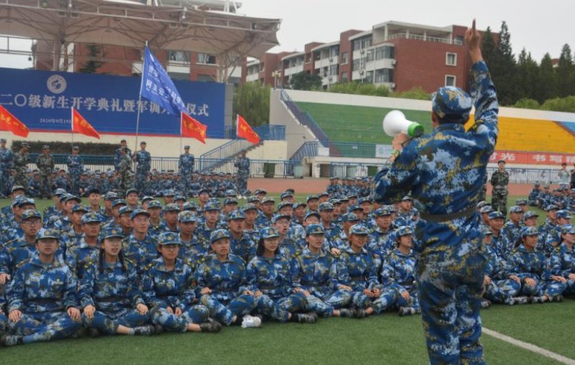 响彻云霄造句子简单