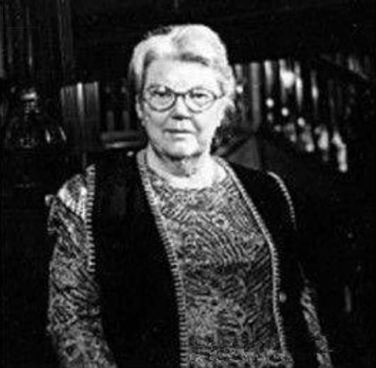 尤安·艾肯·黑马译是什么家