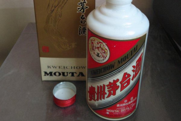 茅台5连跌3个月市值损失近9500亿，为何跌幅会这么大？