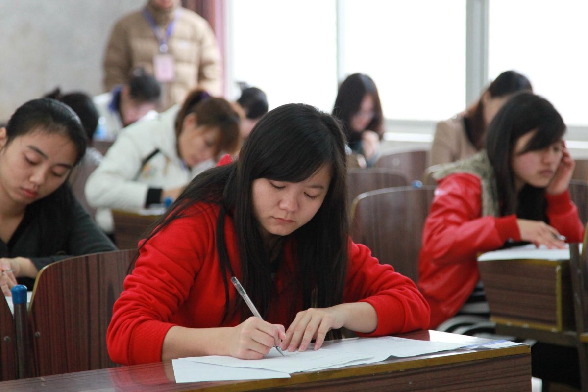 深圳龙岗有哪些成人高考培训学校？