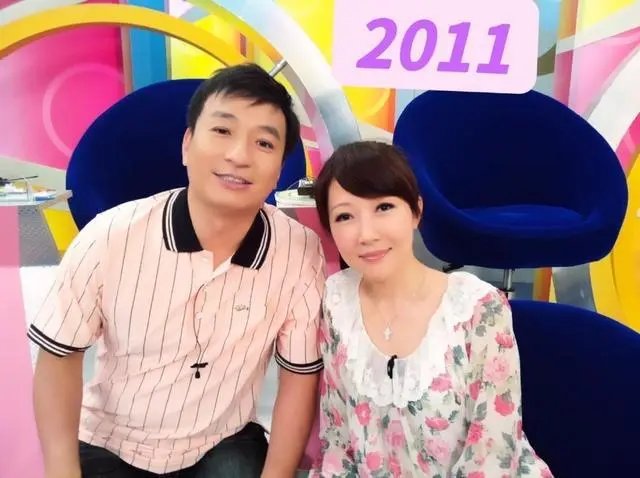 王中平发文庆和余皓然结婚26周年，二人的爱情故事是怎样的？