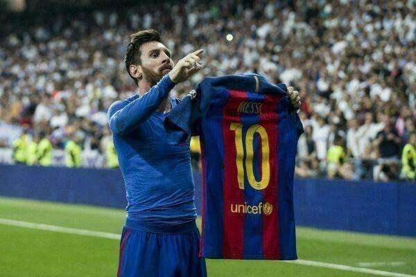 媒体称梅西将与巴萨签约10年，梅西的巅峰状态是那一场比赛？