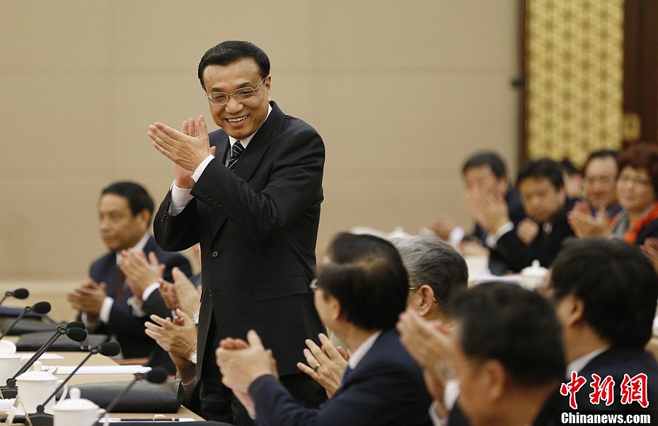 起立鼓掌的《起立鼓掌》剧情简介