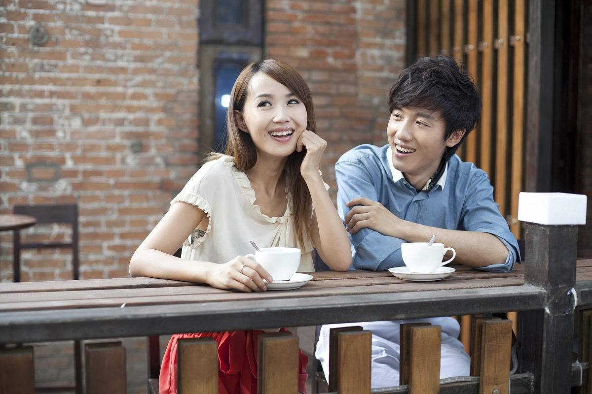 一个男人深爱着一个女人的话,会有哪些表现?