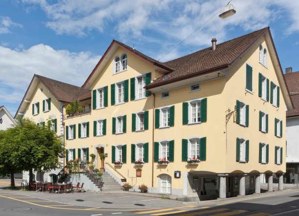 瑞士小镇下起巧克力雨，这是什么原因？