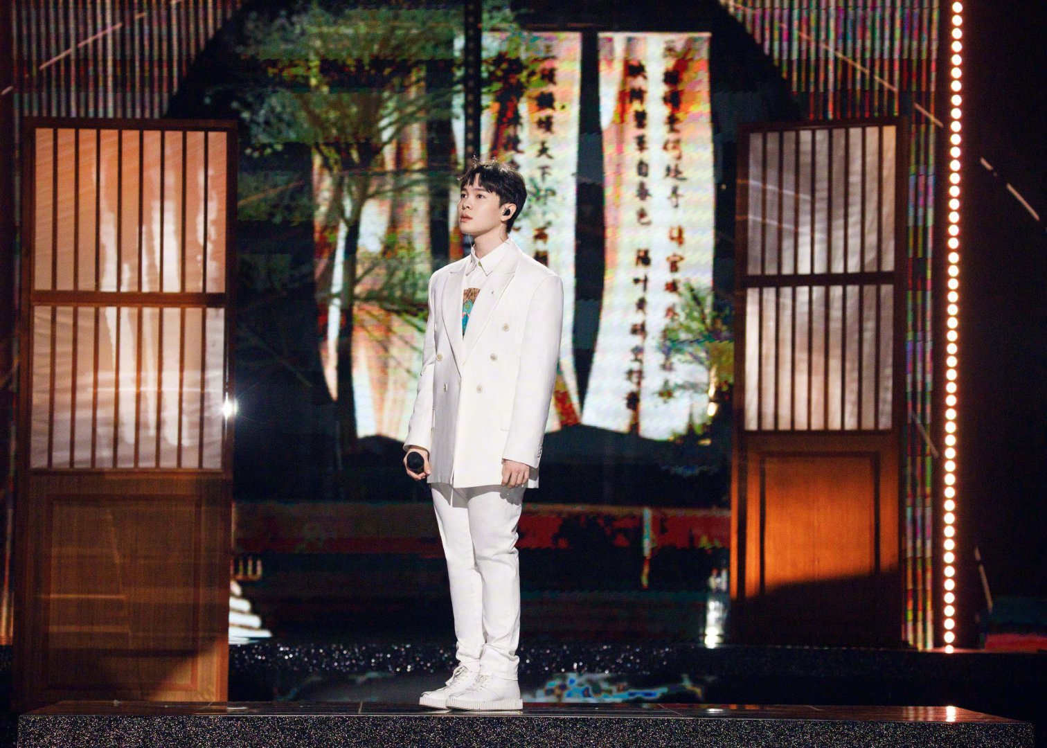 杜甫的诗被尤长靖唱成了歌，他唱的是杜甫的哪首诗呢？